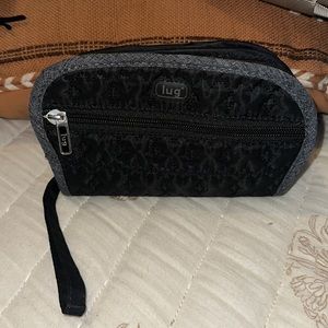 Lug wristlet wallet